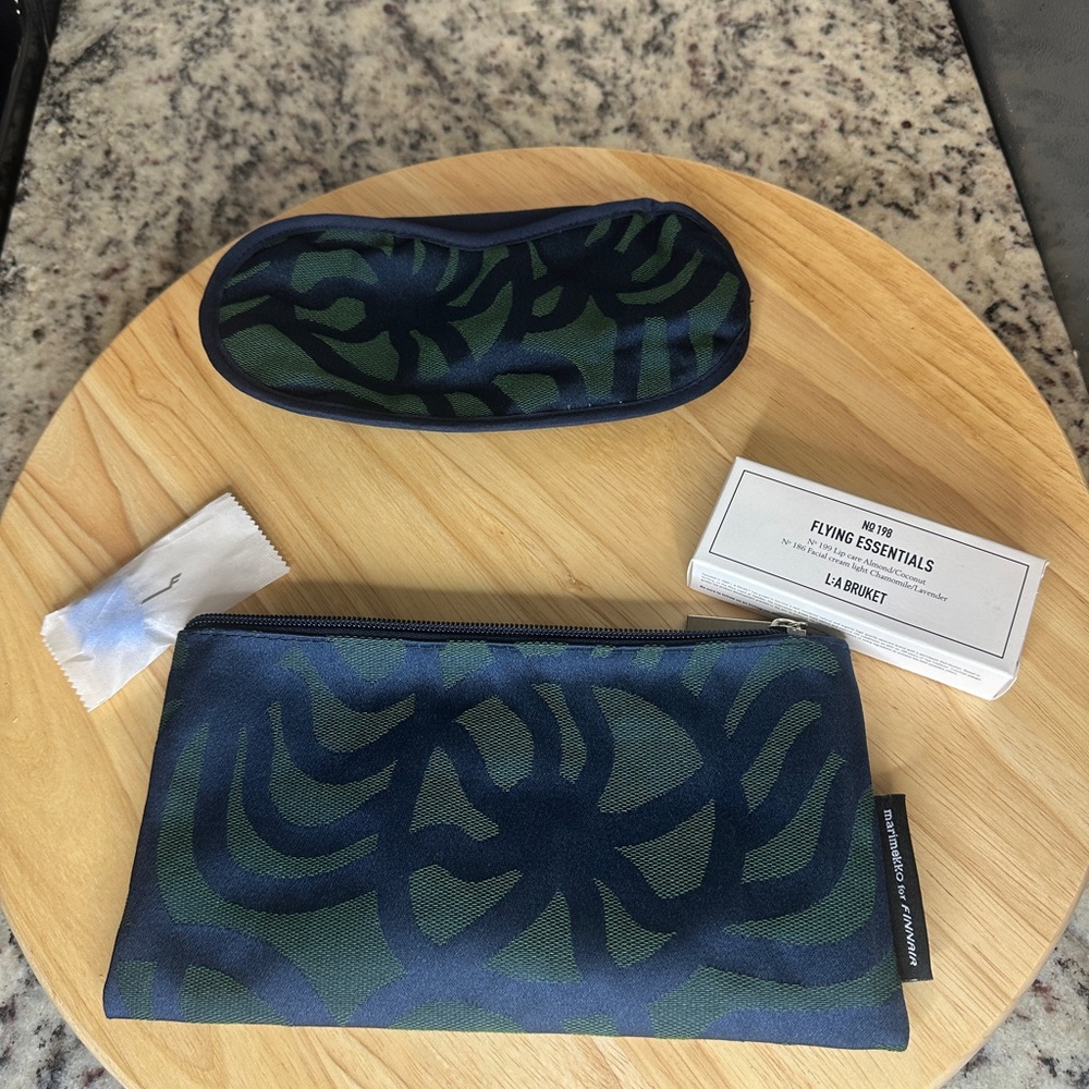 Marimekko for Finnair Eye mask & pouch    Joonas Blue and Green